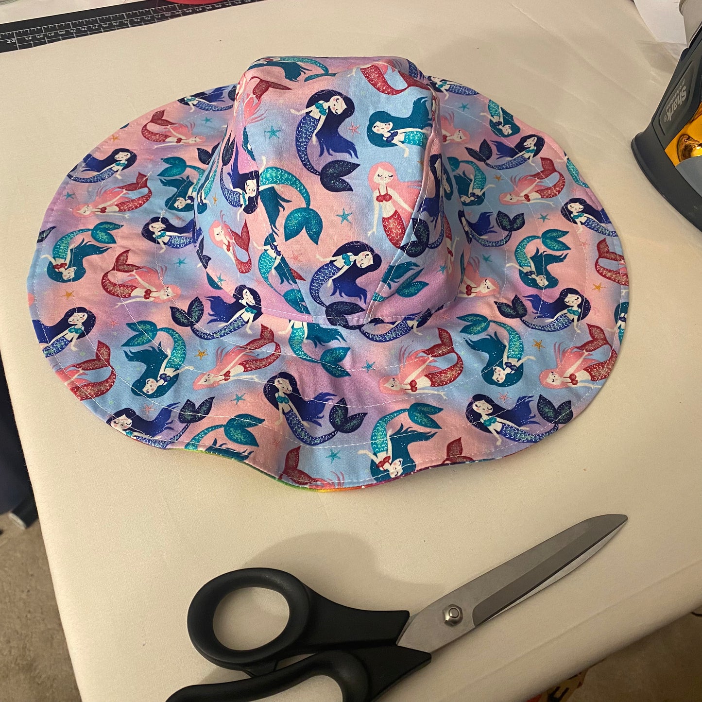 Reversible sun hat