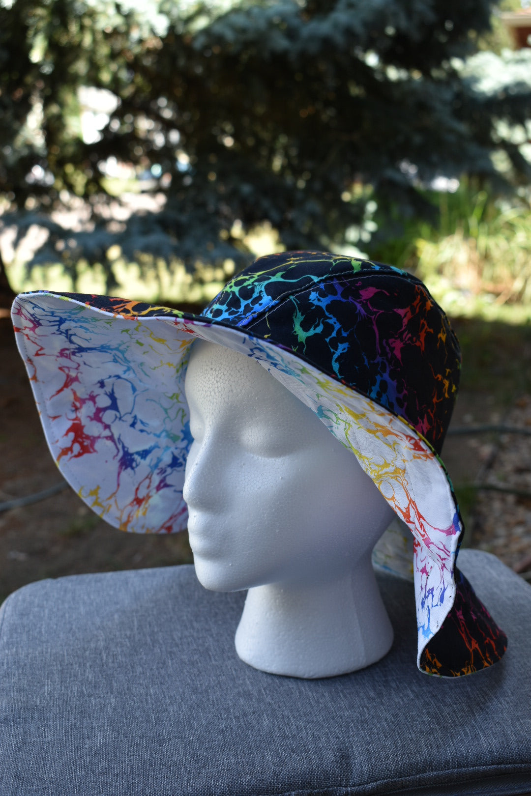 Reversible sun hat