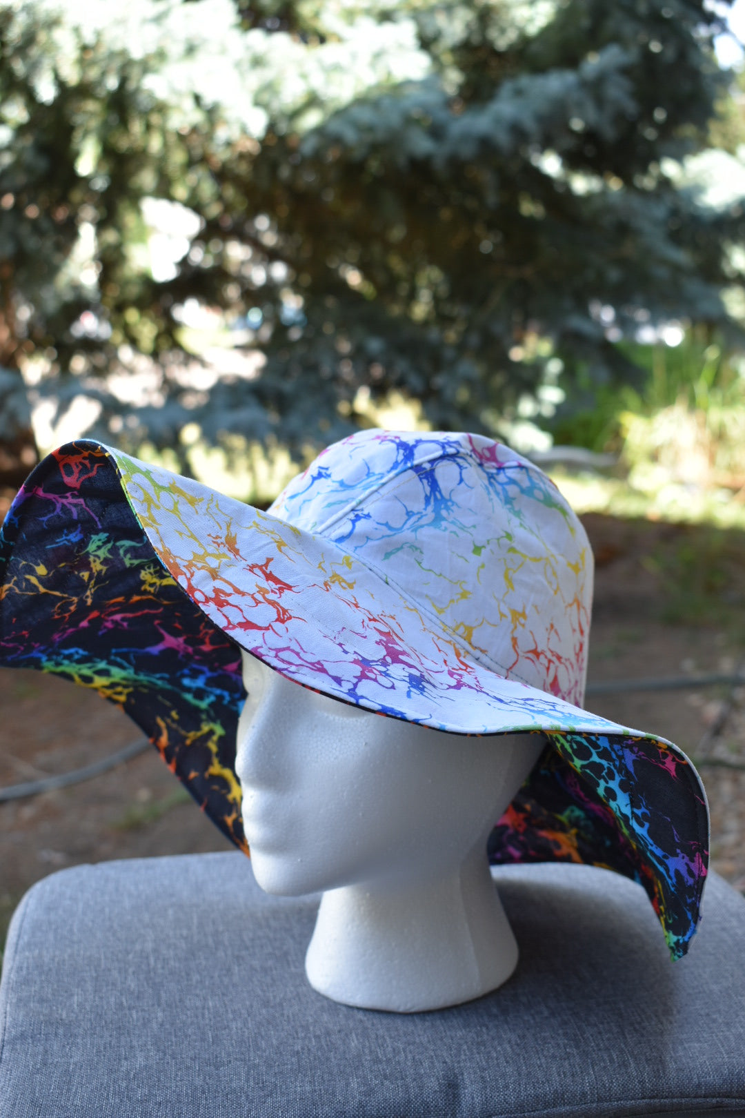 Reversible sun hat